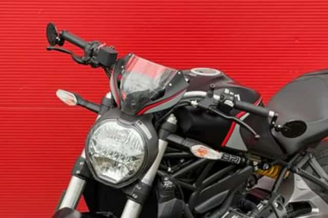 Ducati Monster 821 Stealth (2019) thumbnail 6