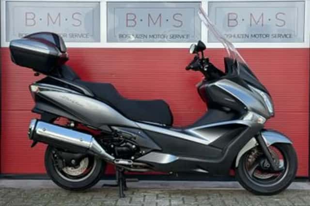 Honda FJS 400 Silver Wing (2011) thumbnail 1