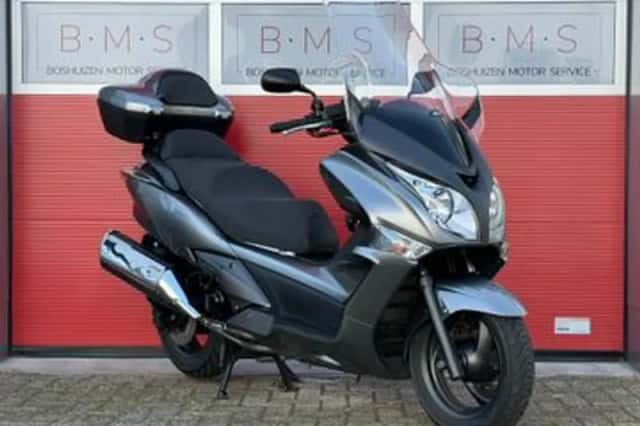 Honda FJS 400 Silver Wing (2011) thumbnail 2