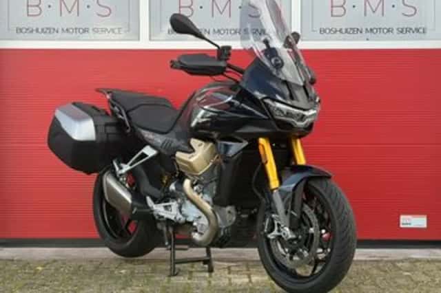 Moto Guzzi V100 Mandello S (2023) thumbnail 2