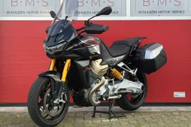 Moto Guzzi V100 Mandello S (2023) thumbnail 3