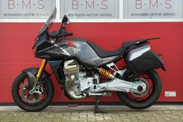 Moto Guzzi V100 Mandello S (2023) thumbnail 4
