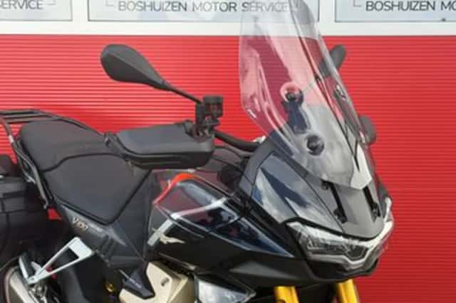 Moto Guzzi V100 Mandello S (2023) thumbnail 5