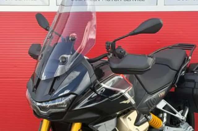 Moto Guzzi V100 Mandello S (2023) thumbnail 6