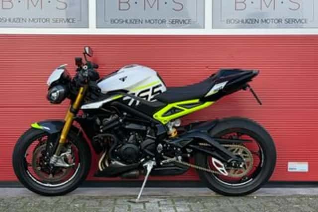 Triumph Street Triple (2023) thumbnail 4