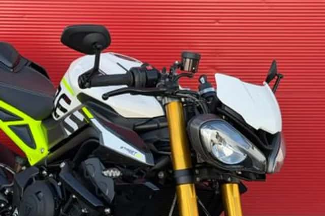 Triumph Street Triple (2023) thumbnail 5