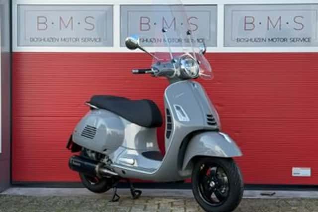 Vespa GTS Supersport 300 (2019) thumbnail 2