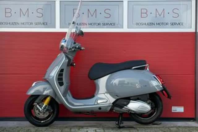 Vespa GTS Supersport 300 (2019) thumbnail 4