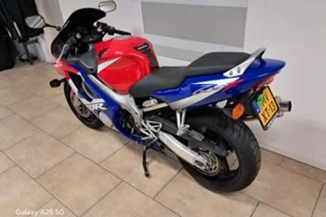 Honda CBR 600 FS (2001) thumbnail 2