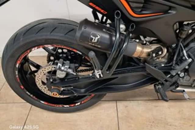 KTM 890 Duke (2022) thumbnail 3