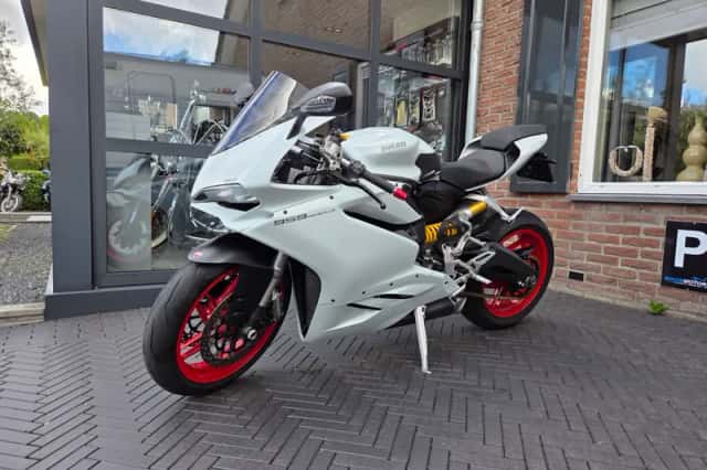 Ducati 959 Panigale (2018) thumbnail 2