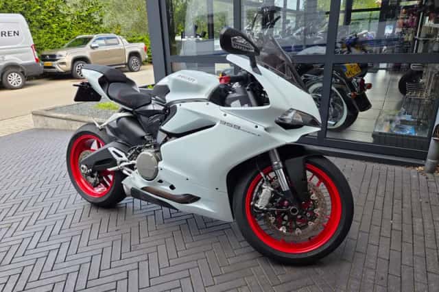Ducati 959 Panigale (2018) thumbnail 4