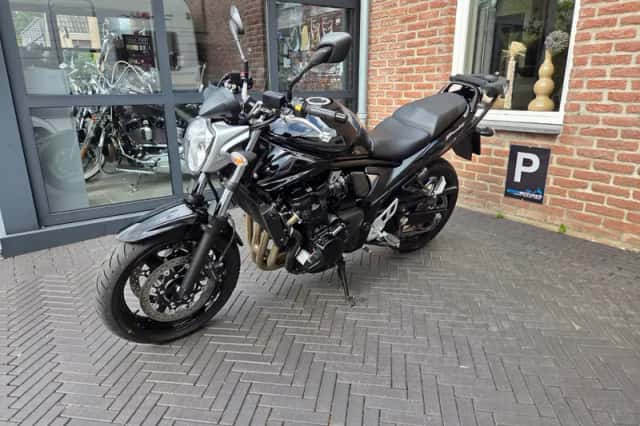 Suzuki Gsf 650 (2013) thumbnail 3