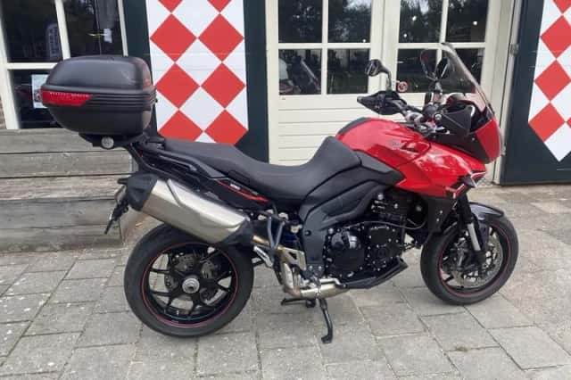 Triumph Tiger 1050 Sport (2013) thumbnail 1