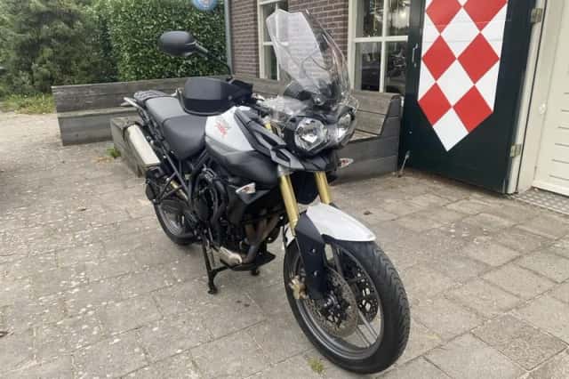 Triumph Tiger 800 (2012) thumbnail 2