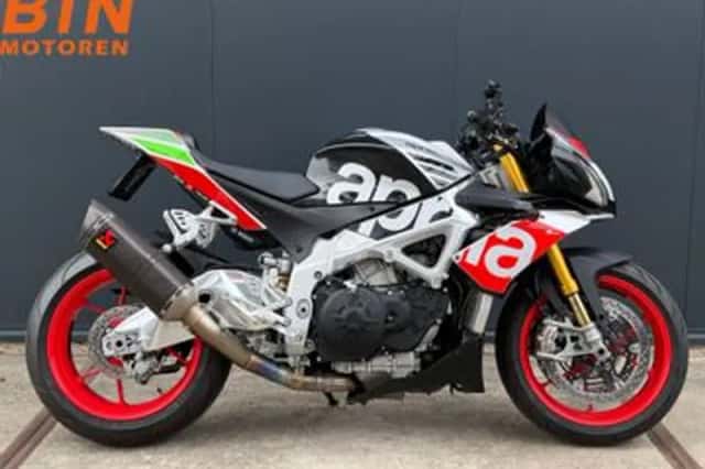 Aprilia Tuono V4 1100 FACTORY (2018) thumbnail 1