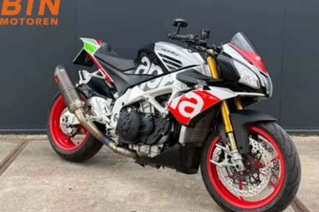 Aprilia Tuono V4 1100 FACTORY (2018) thumbnail 2