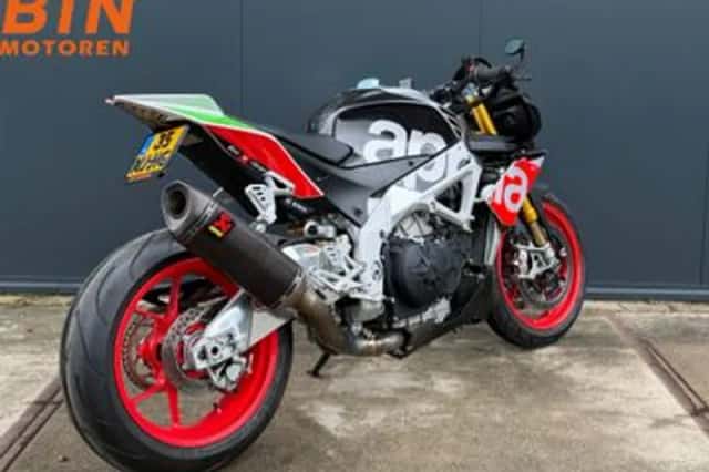 Aprilia Tuono V4 1100 FACTORY (2018) thumbnail 6