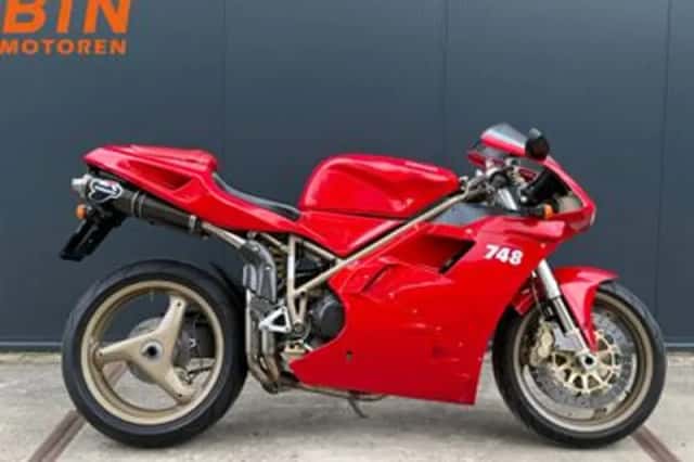 Ducati 748 Biposto (2000) thumbnail 2