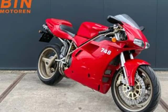 Ducati 748 Biposto (2000) thumbnail 3