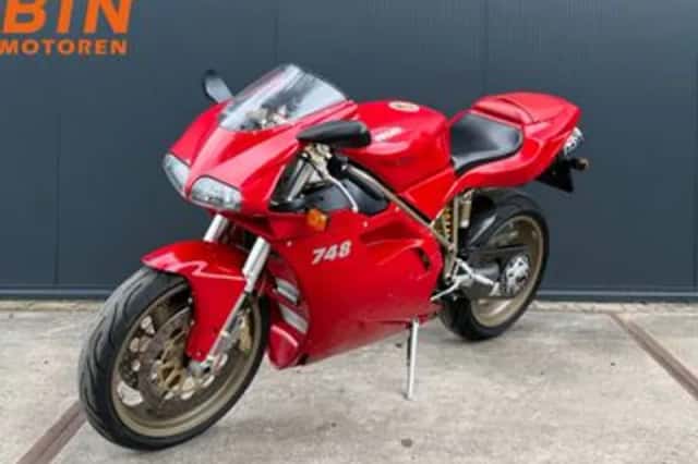 Ducati 748 Biposto (2000) thumbnail 4