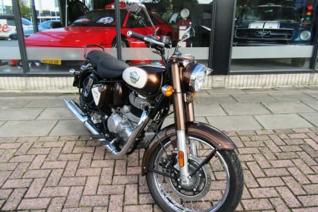 Royal Enfield Classic 350 (2025) thumbnail 5