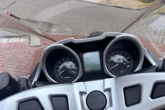 Kawasaki J 300 (2015) thumbnail 2