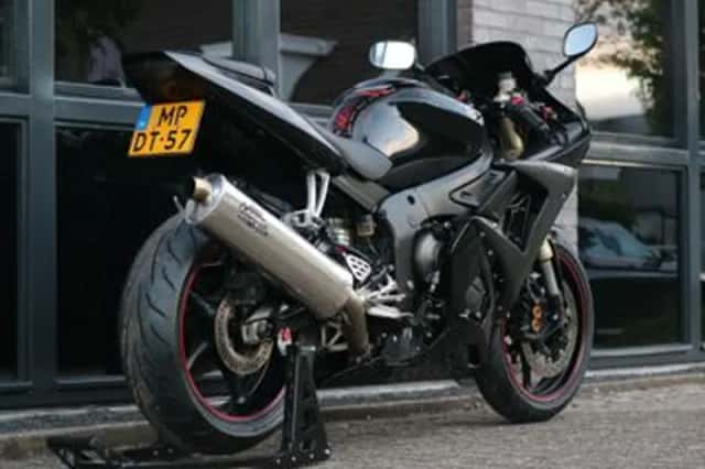 Yamaha YZF-R6 (2005) thumbnail 3