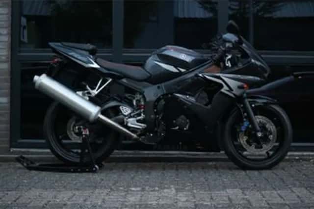 Yamaha YZF-R6 (2004) thumbnail 2