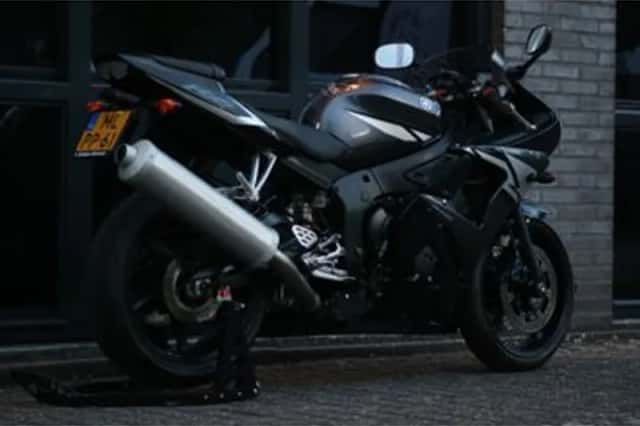 Yamaha YZF-R6 (2004) thumbnail 3