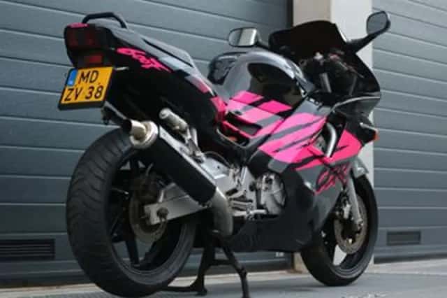 Honda CBR600F (1993) thumbnail 3