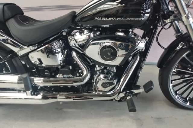 Harley-Davidson Breakout 117 (2025) thumbnail 2