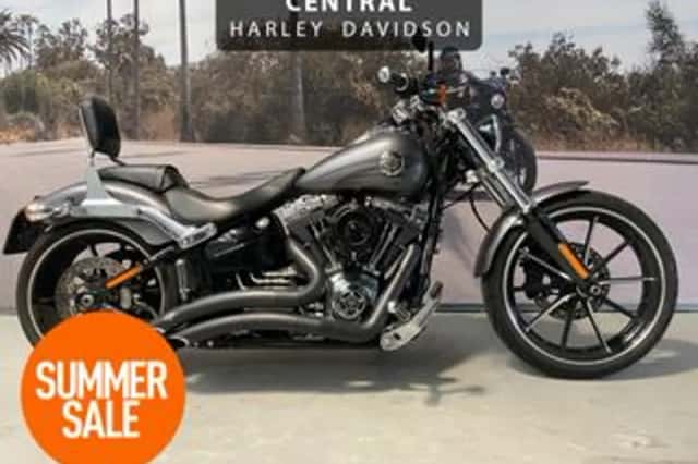 Harley-Davidson Breakout (2016) thumbnail 1