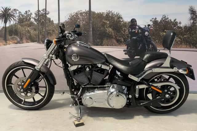 Harley-Davidson Breakout (2016) thumbnail 2