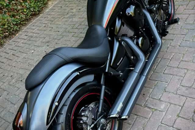 Kawasaki VN 900 Custom (2014) thumbnail 1