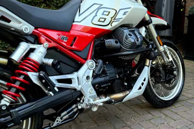 Moto Guzzi V85 TT (2025) thumbnail 5