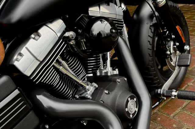 Harley-Davidson Dyna Fat Bob (2010) thumbnail 5