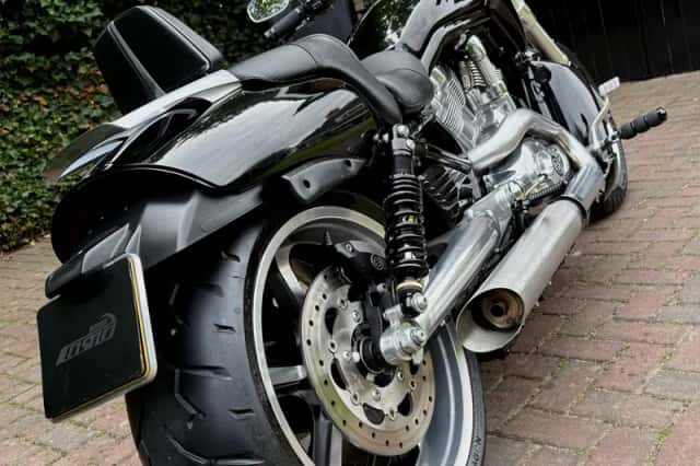 Harley-Davidson V-Rod (2009) thumbnail 4