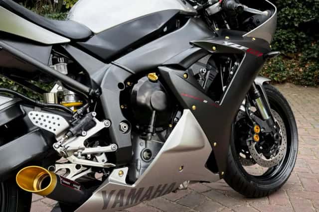 Yamaha YZF-R1 (2004) thumbnail 2
