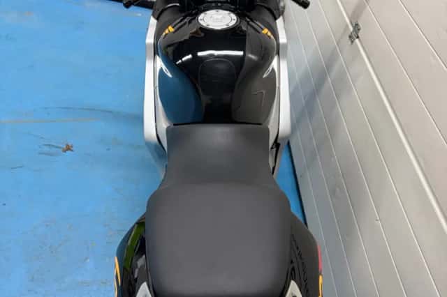 Honda CBR600F (1999) thumbnail 4