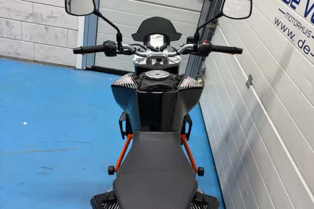 KTM 390 Duke (2014) thumbnail 4