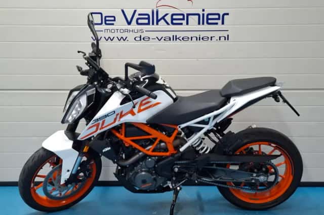 KTM Duke 390 (2018) thumbnail 2