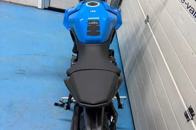 Suzuki GSX-8S (2025) thumbnail 4
