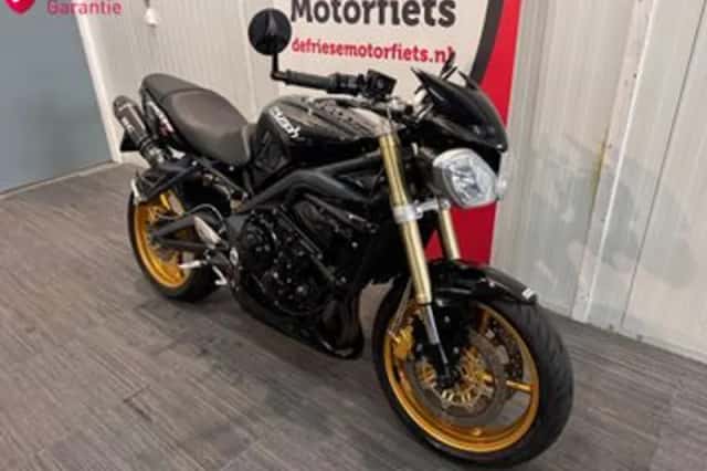 Triumph Street Triple 675 (2012) thumbnail 2
