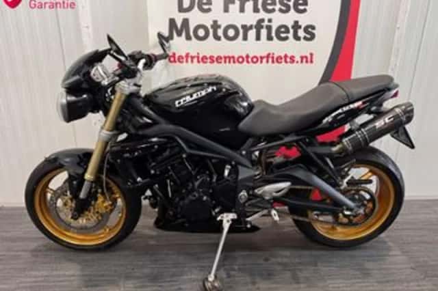 Triumph Street Triple 675 (2012) thumbnail 4
