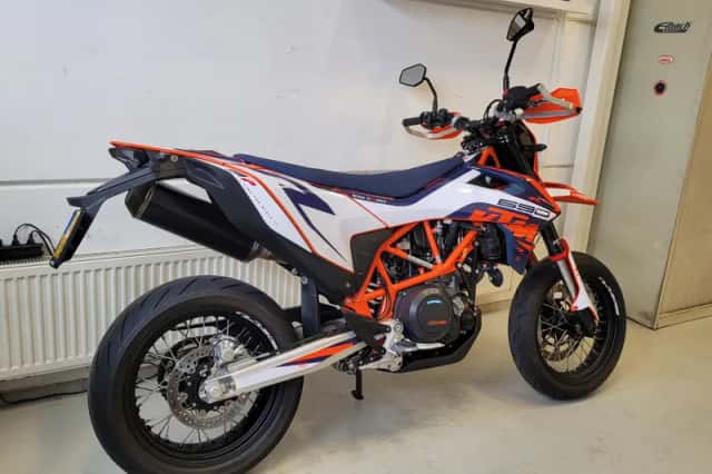 KTM 690 SMC R (2023) thumbnail 6