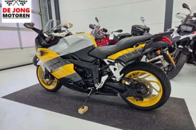 BMW K 1200 S (2005) thumbnail 3
