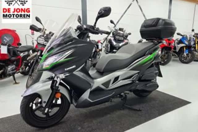 Kawasaki J300 Special Edition (2017) thumbnail 4