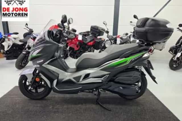 Kawasaki J300 Special Edition (2017) thumbnail 5