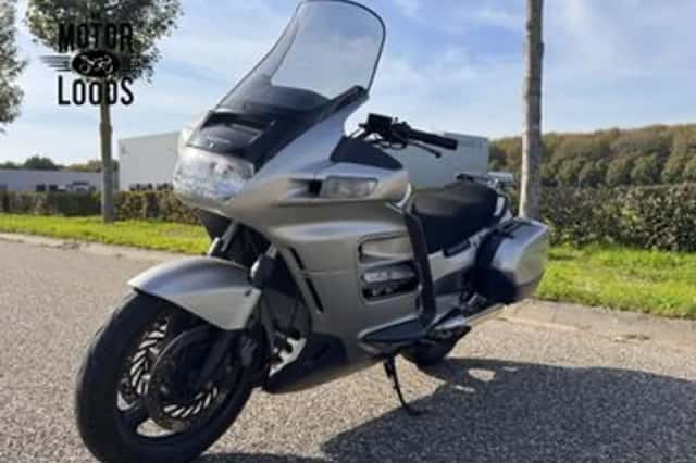 Honda ST 1100 Pan European (1992) thumbnail 2